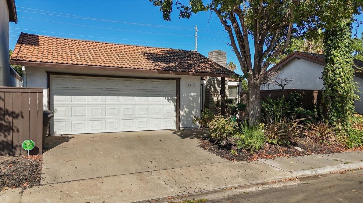 313 Ladona Ct, Modesto, CA 95354