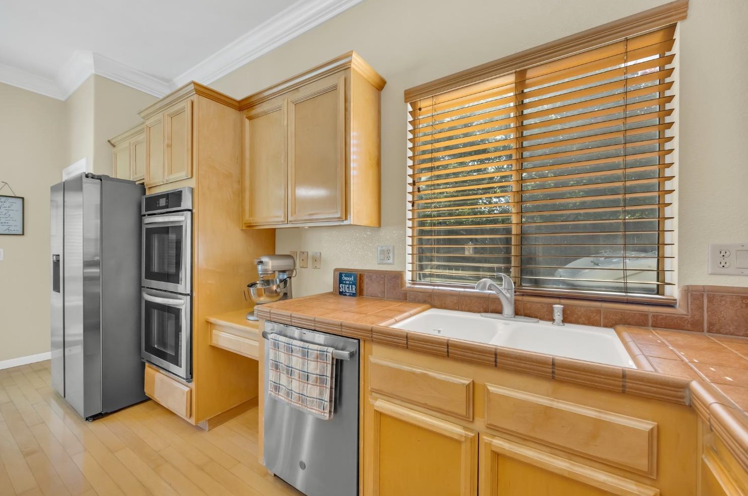 1908 Mckinley St, Rocklin CA  95765-5853 exterior