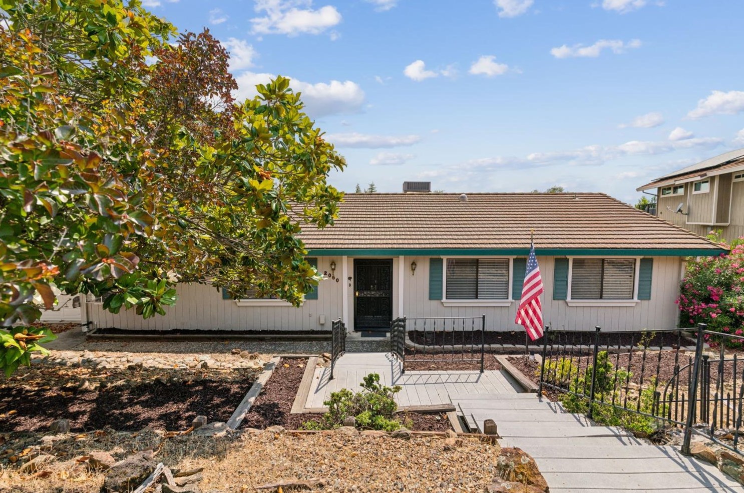 2060 Crest Mar Cir, Folsom, CA 95762