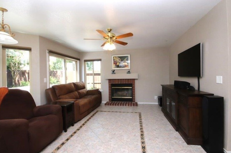 4708 Story Way, Elk Grove CA  95758-5117 exterior