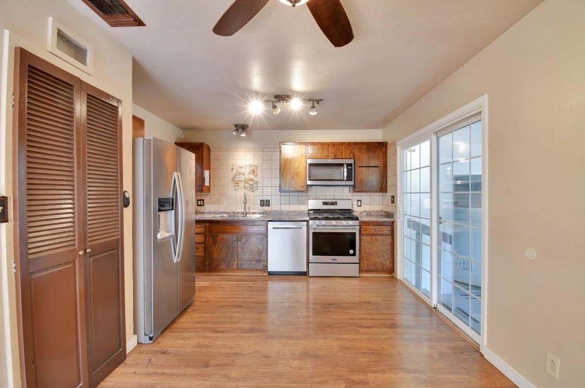 120 Park Ave, Yuba City CA 95991-5829 exterior