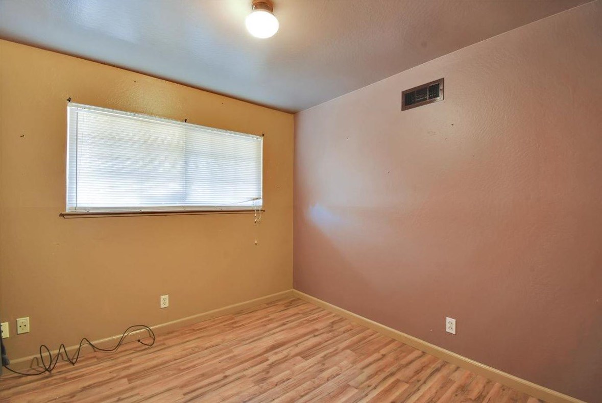 120 Park Ave, Yuba City CA 95991-5829 exterior