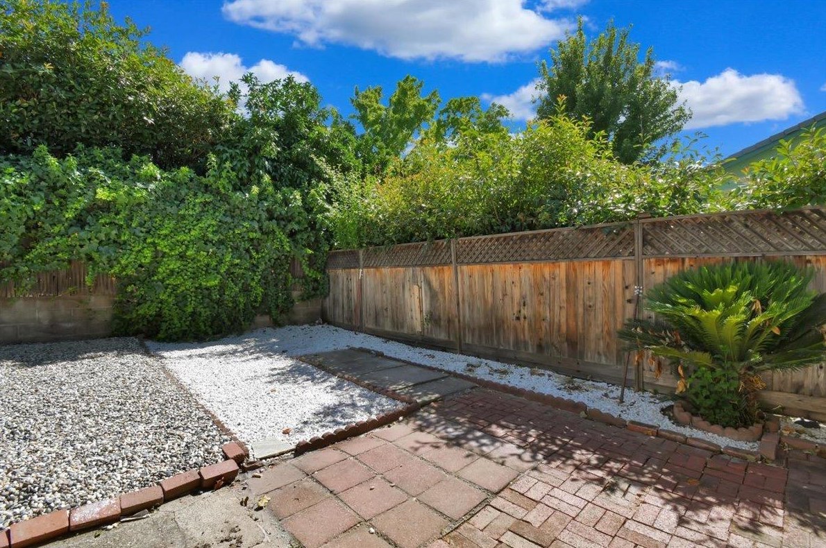 120 Park Ave, Yuba City CA 95991-5829 exterior