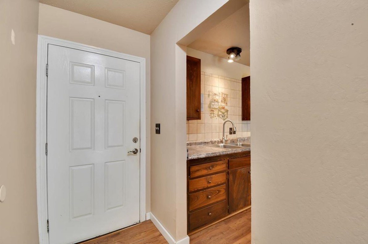 120 Park Ave, Yuba City CA 95991-5829 exterior