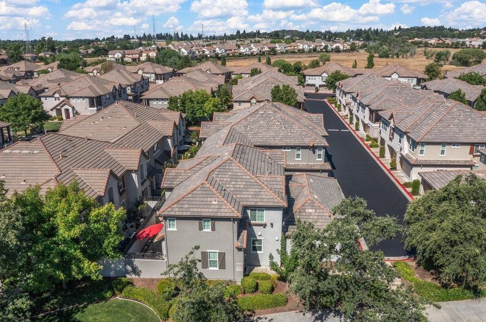 305 Cezanne Ln, Folsom, CA 95630-5617