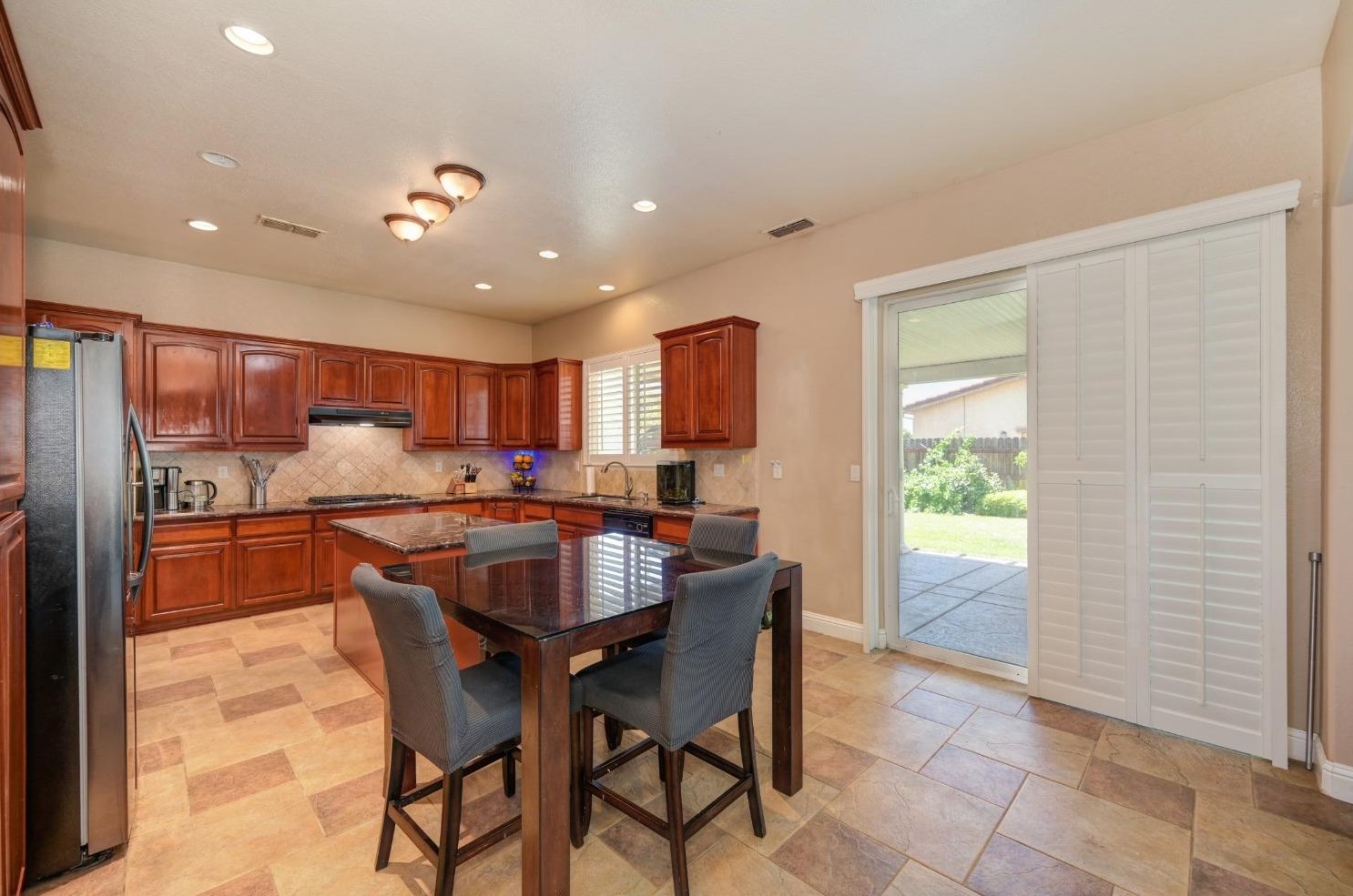 8240 Rebekah Ct, Sacramento CA  95829-9514 exterior