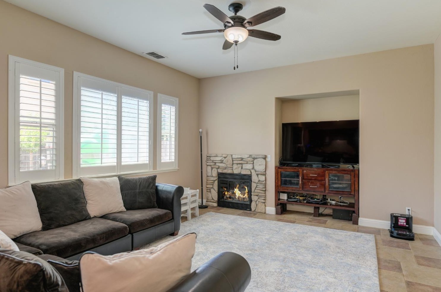 8240 Rebekah Ct, Sacramento CA  95829-9514 exterior