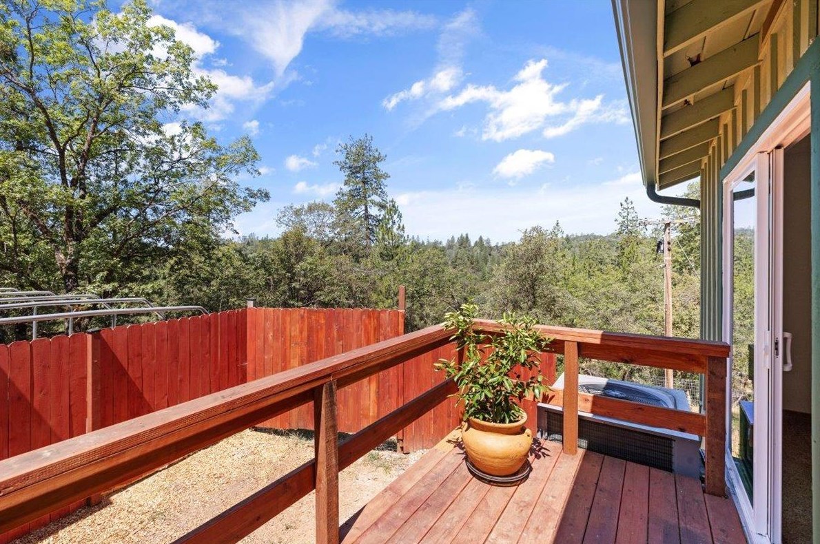 10131 Potlicker Rd, Grass Valley CA  exterior