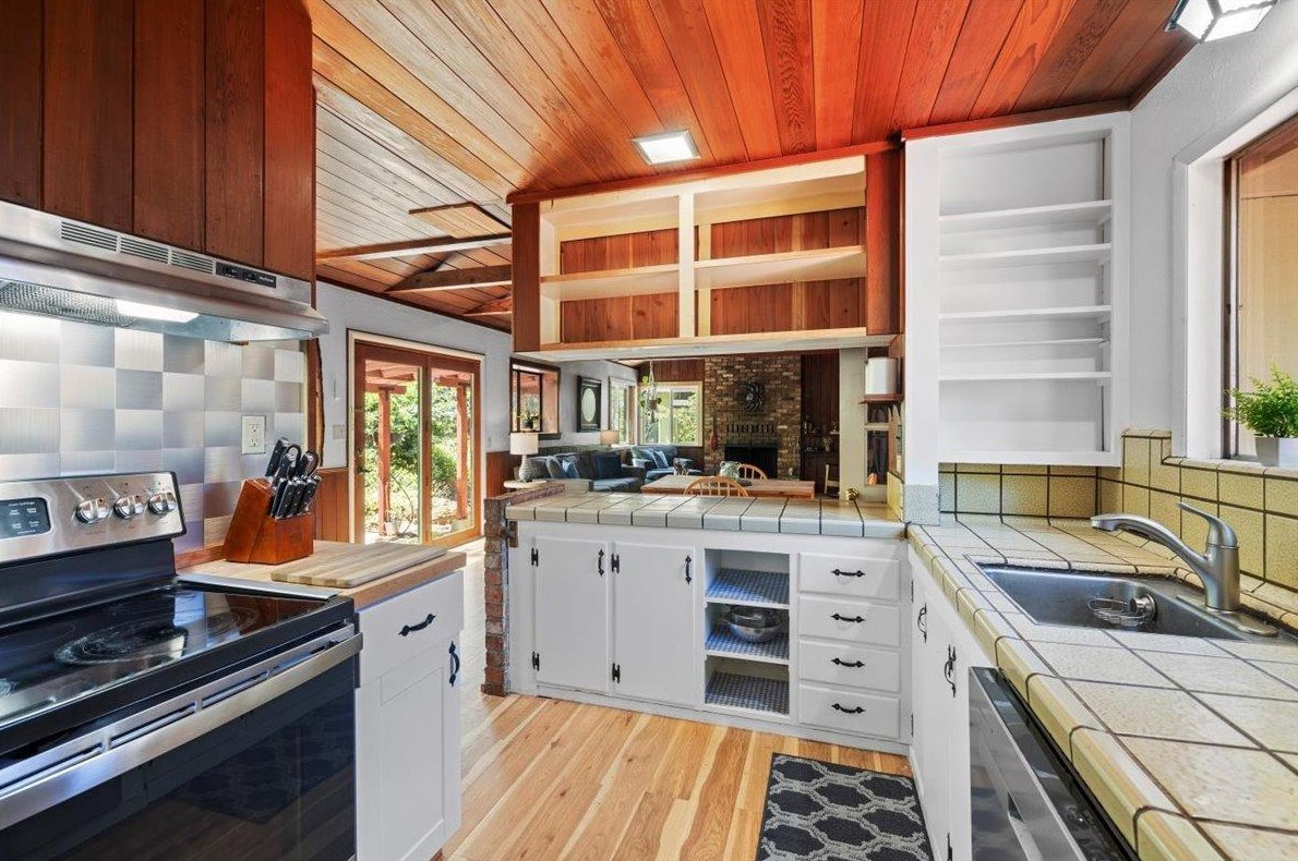 10131 Potlicker Rd, Grass Valley CA  exterior