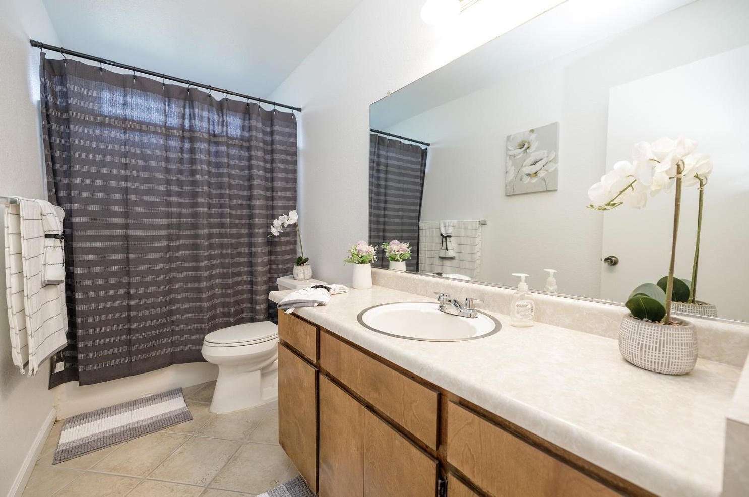 5930 Secretariat Ct, Riverbank CA  95367-3076 exterior