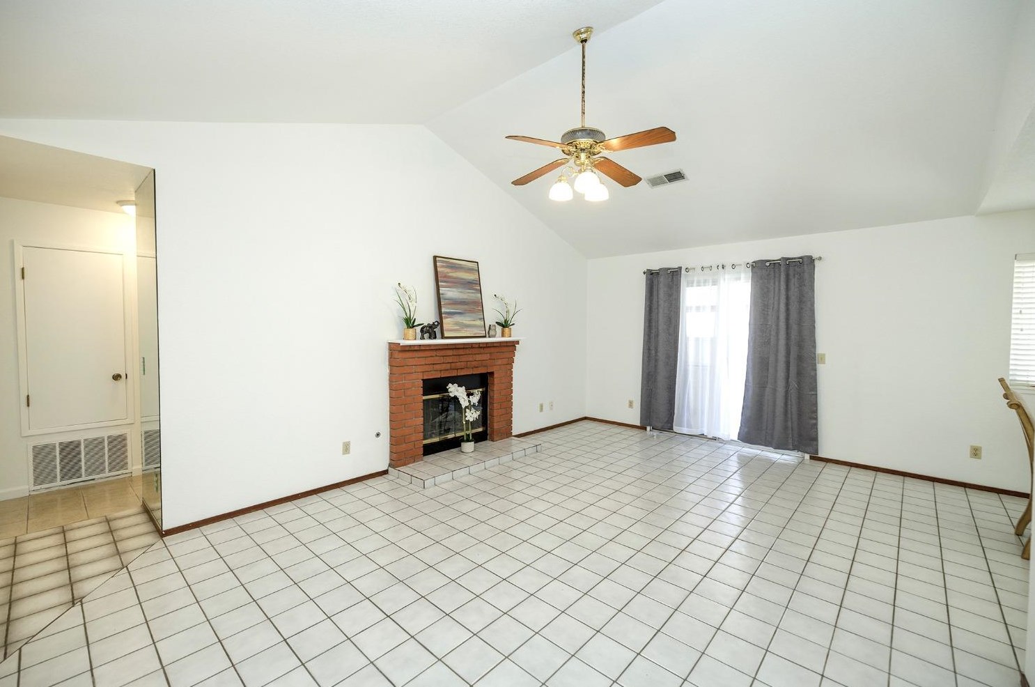 5930 Secretariat Ct, Riverbank CA  95367-3076 exterior