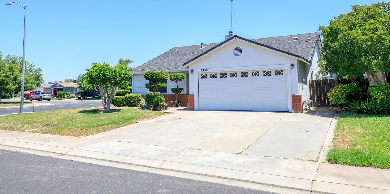 5930 Secretariat Ct, Riverbank, CA 95367-3076