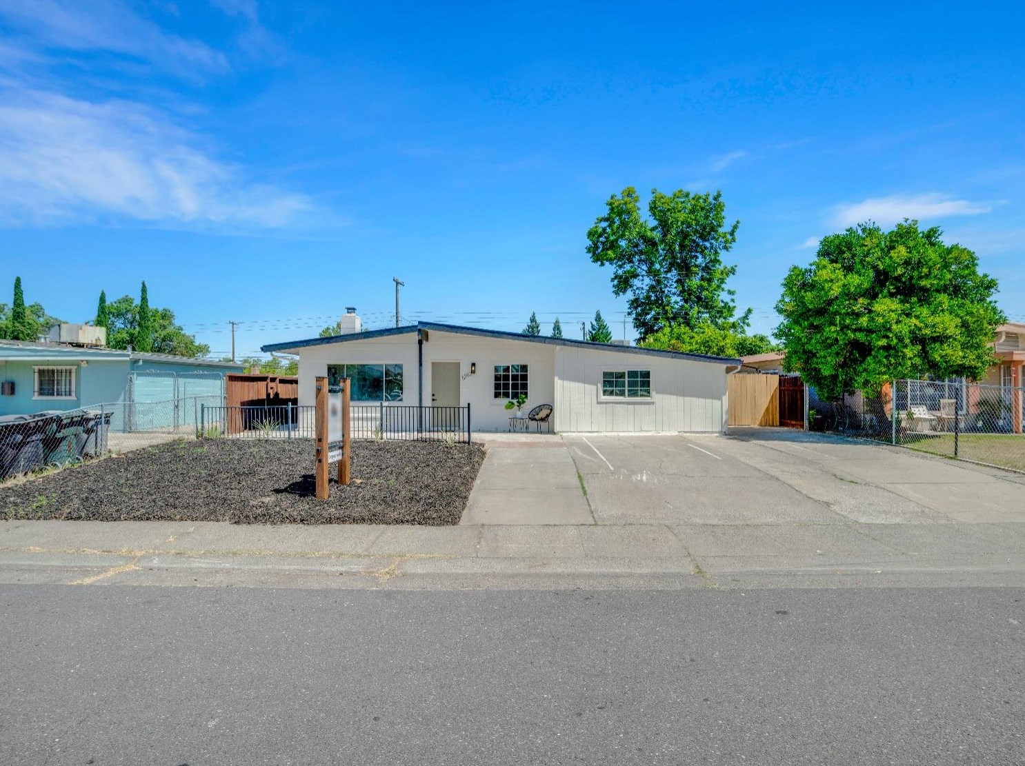 5713 Manmar Way, Sacramento, CA 95823-1561