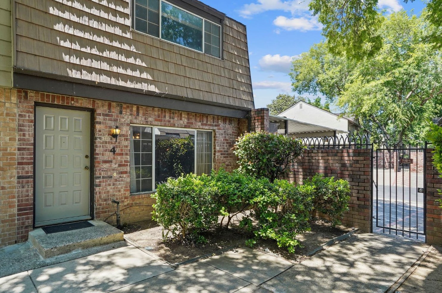 10857 Coloma Rd #4, Rancho Cordova, CA 95670