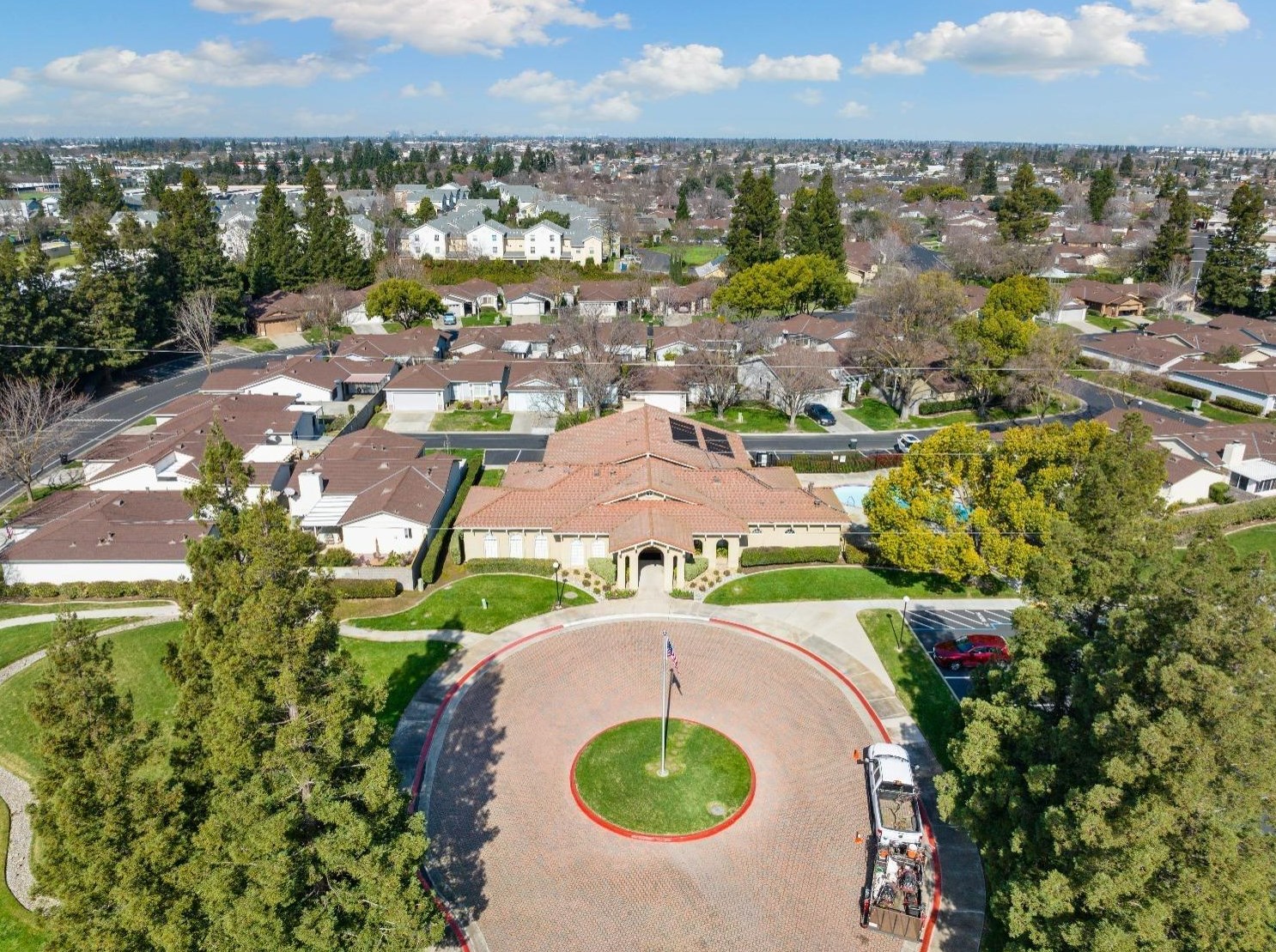 7124 Sunbreeze Ln, Sacramento CA  95828-6263 exterior