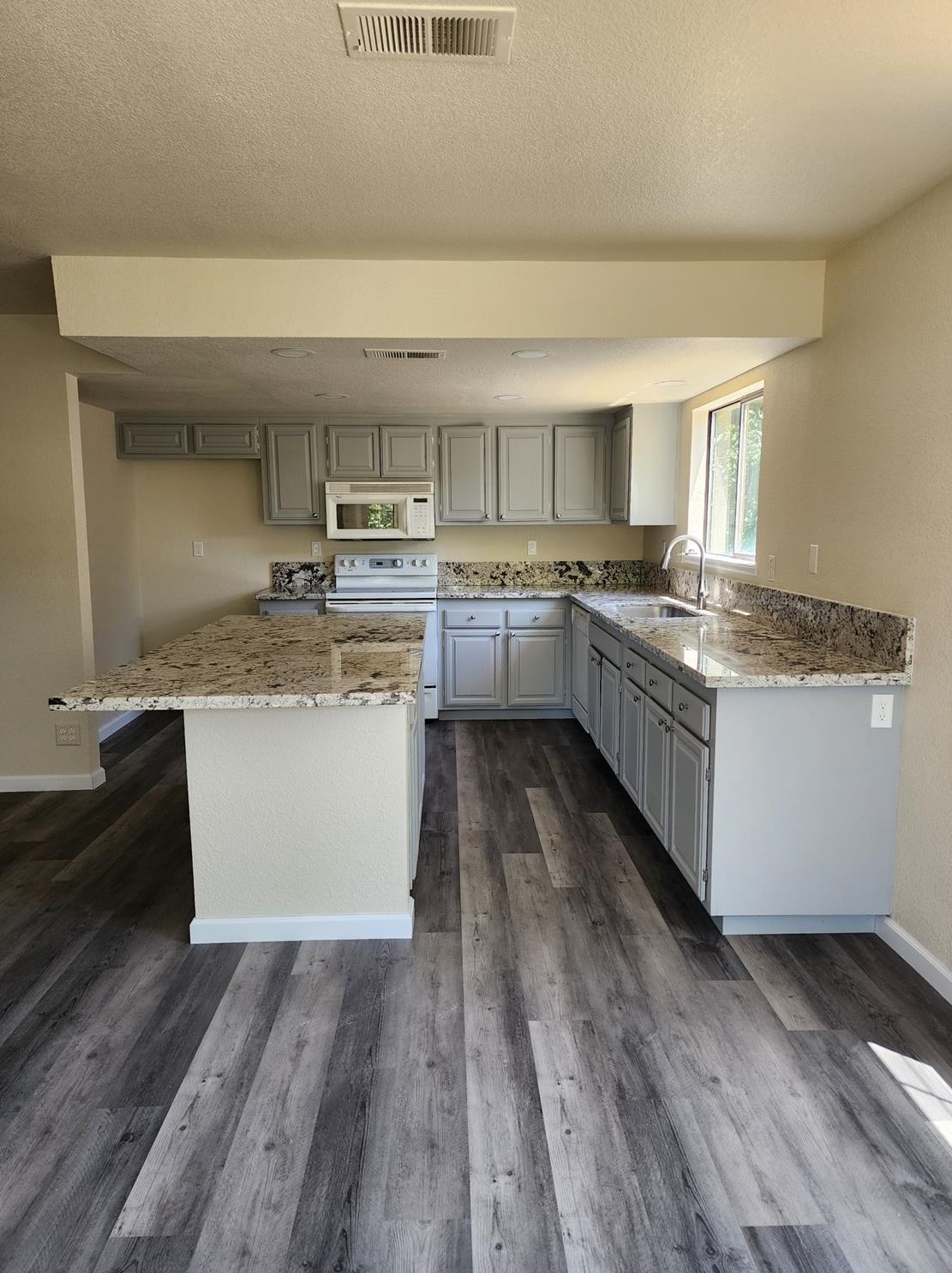 522 Tarland Ln, Grayson, CA 95363-9133