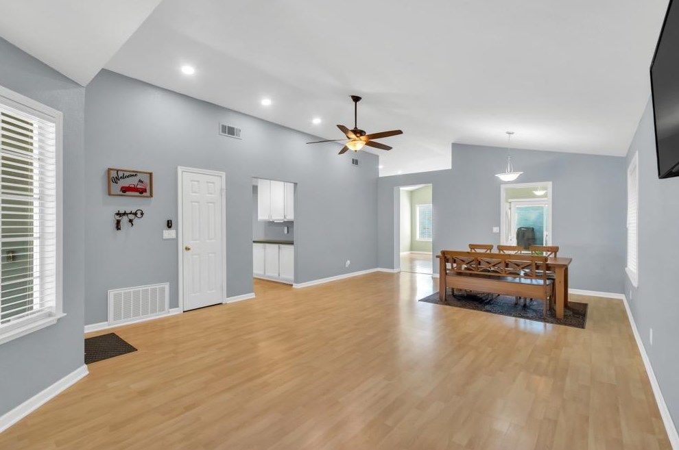 256 Arlington Cir, Woodland CA  95695-2878 exterior