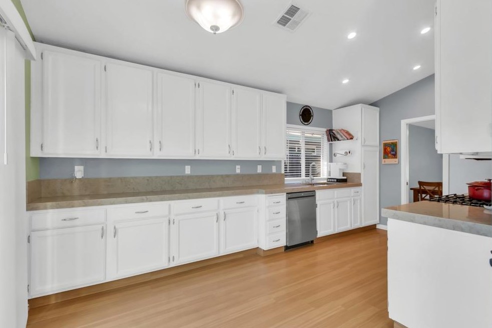 256 Arlington Cir, Woodland CA  95695-2878 exterior