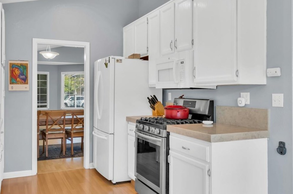 256 Arlington Cir, Woodland CA  95695-2878 exterior