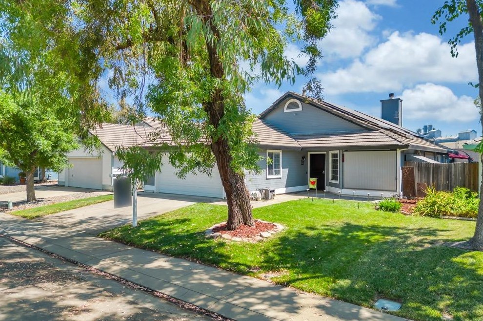256 Arlington Cir, Woodland CA  95695-2878 exterior
