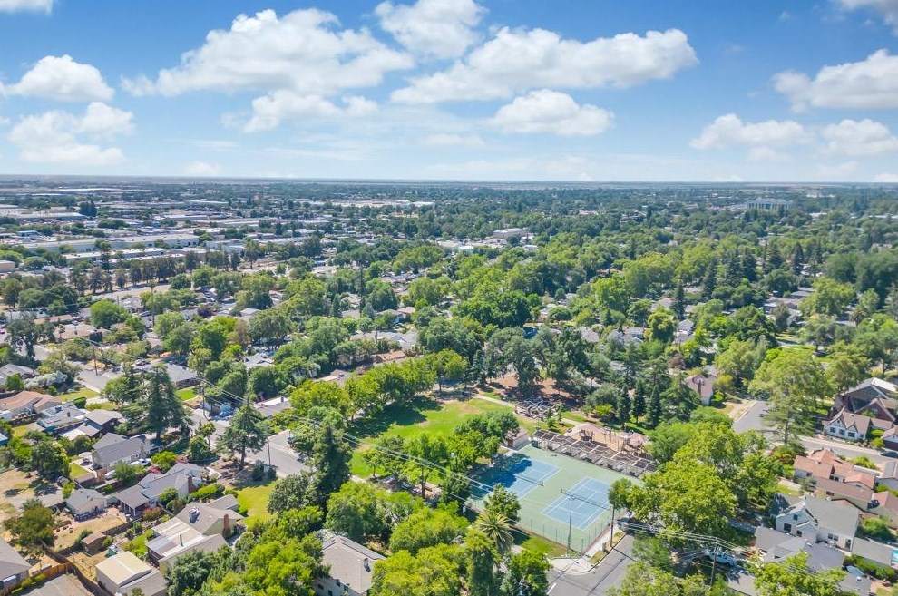 256 Arlington Cir, Woodland CA  95695-2878 exterior