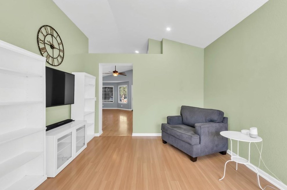 256 Arlington Cir, Woodland CA  95695-2878 exterior