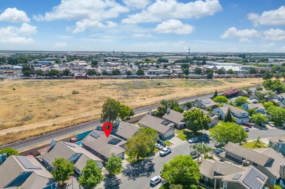 256 Arlington Cir, Woodland CA  95695-2878 exterior