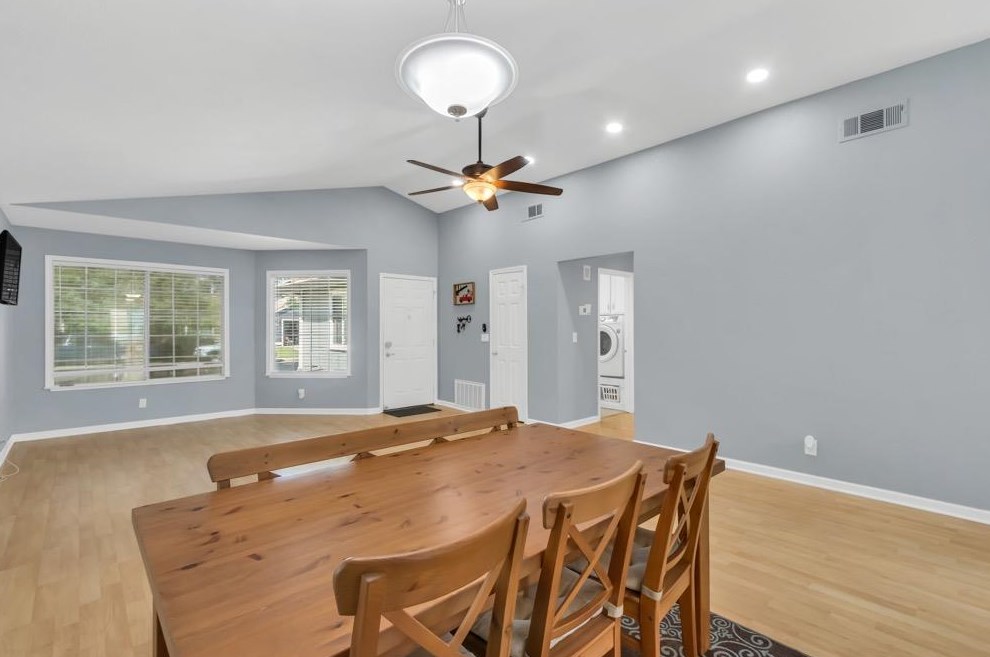 256 Arlington Cir, Woodland CA  95695-2878 exterior