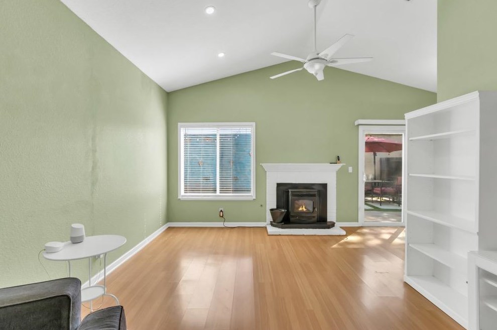 256 Arlington Cir, Woodland CA  95695-2878 exterior