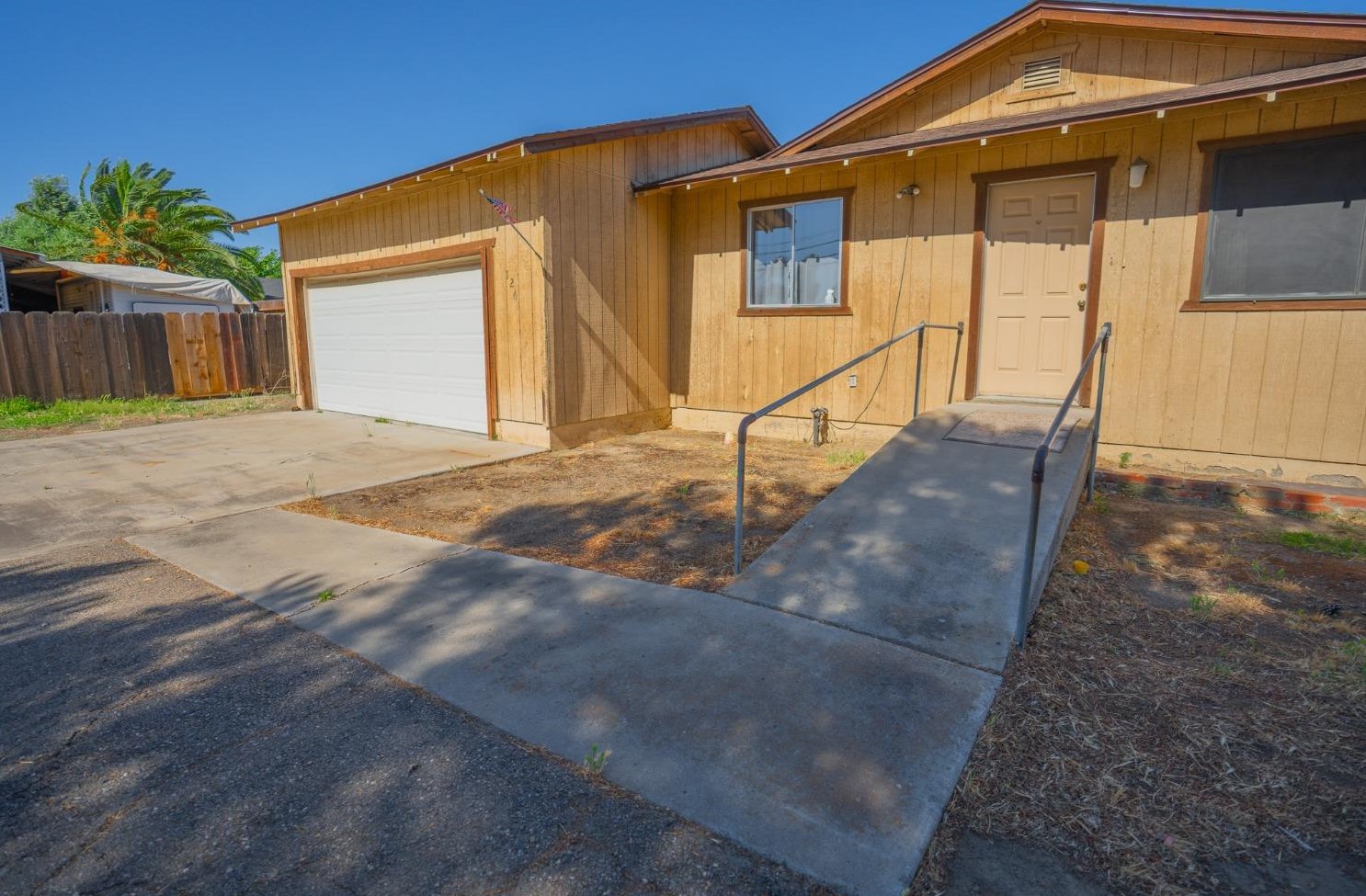 126 North St, Los Banos, CA 93635