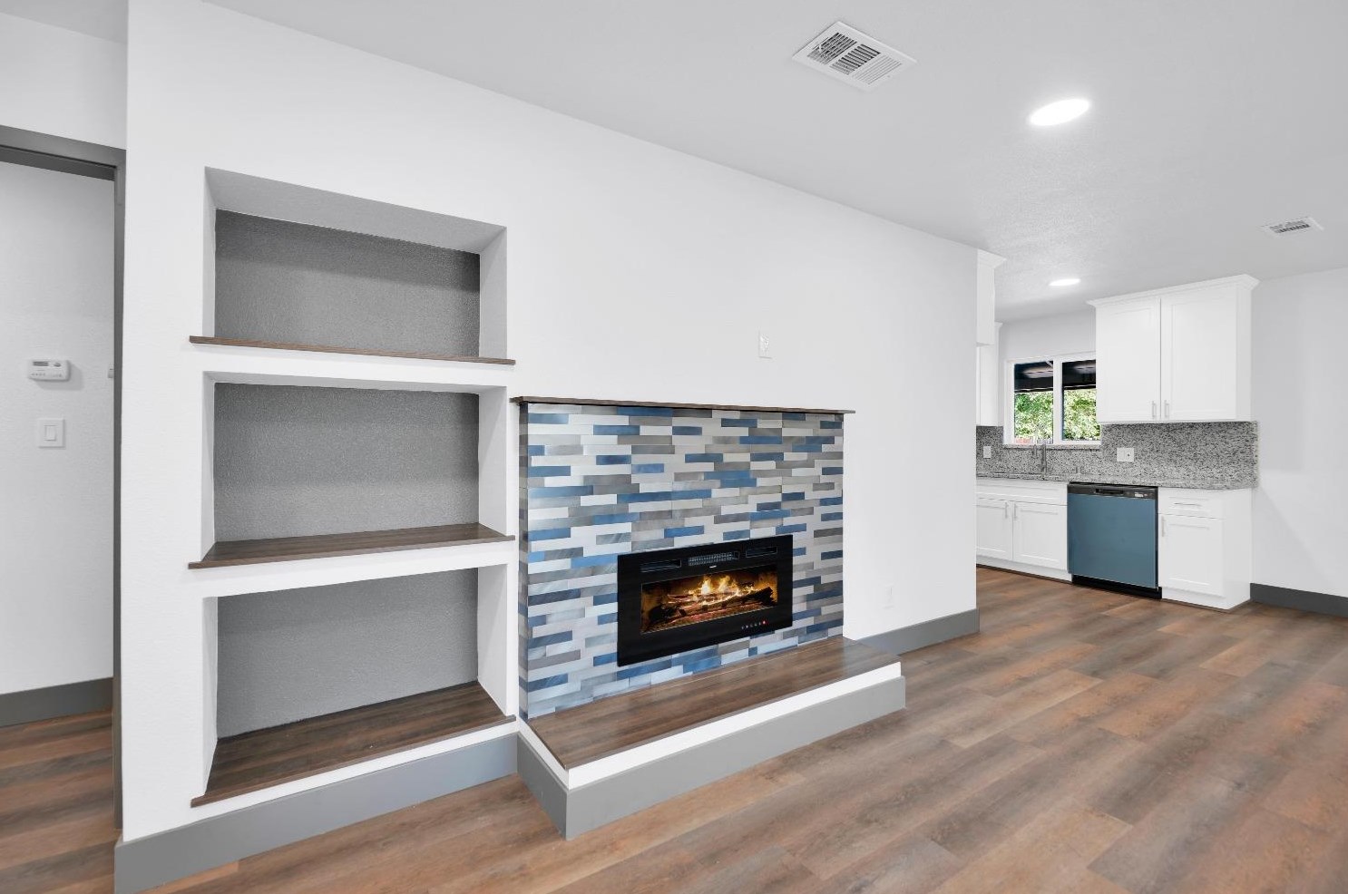 7421 Circle Pkwy, Sacramento CA  95823-3125 exterior