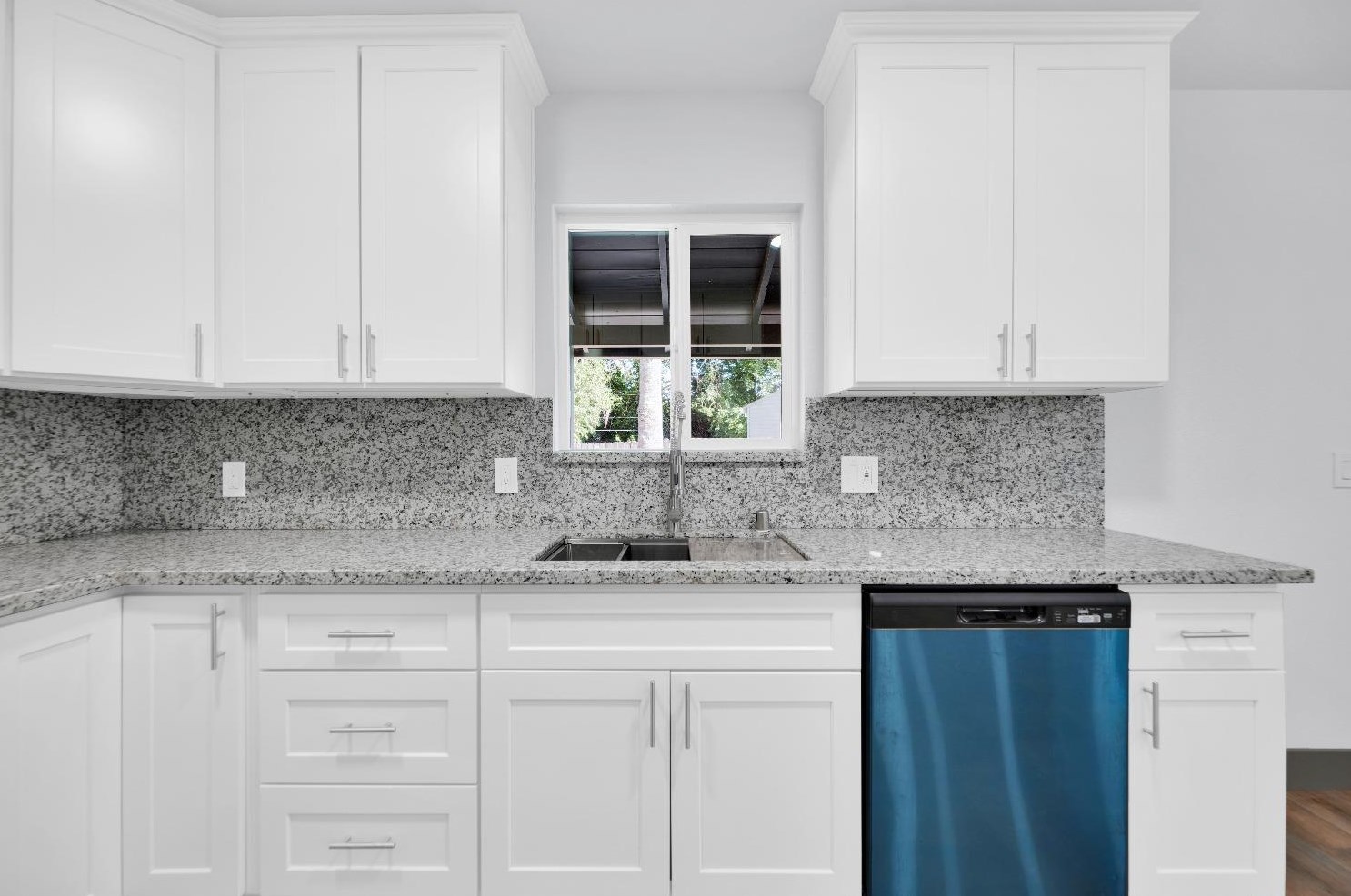 7421 Circle Pkwy, Sacramento CA  95823-3125 exterior
