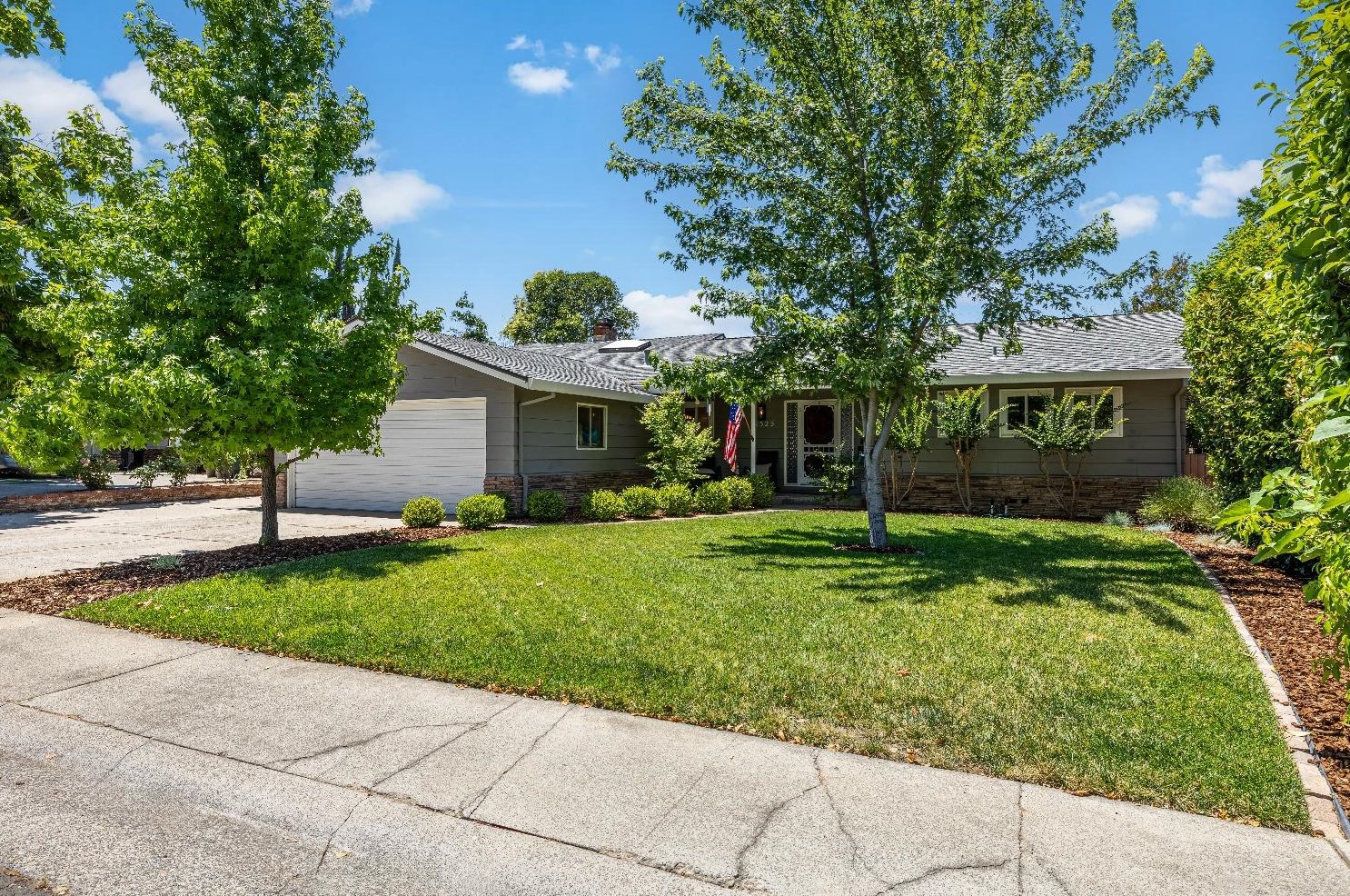 4525 Longhorn St, Carmichael, CA 95608