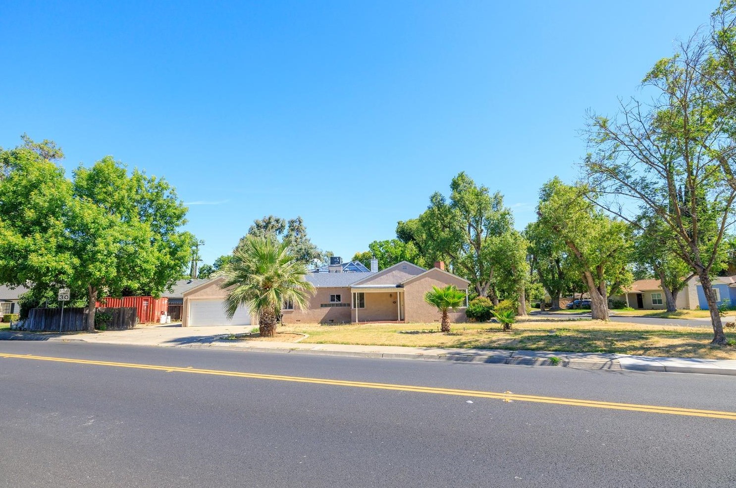 915 La Loma Ave, Modesto, CA 95354