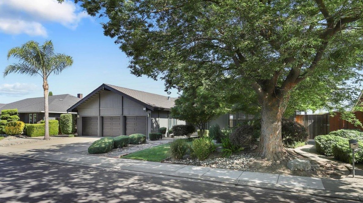 605 Cottonwood Dr, Modesto, CA 95356