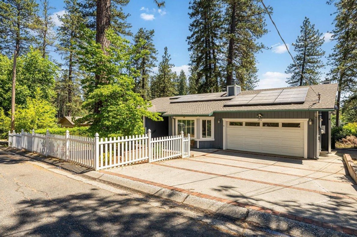 282 Cornwall Ave, Grass Valley, CA 95945-7117