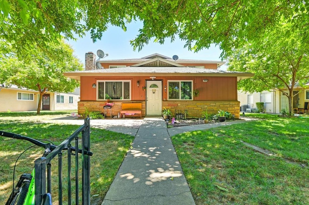 2029 Benita Dr, Rancho Cordova, CA 95670-2503