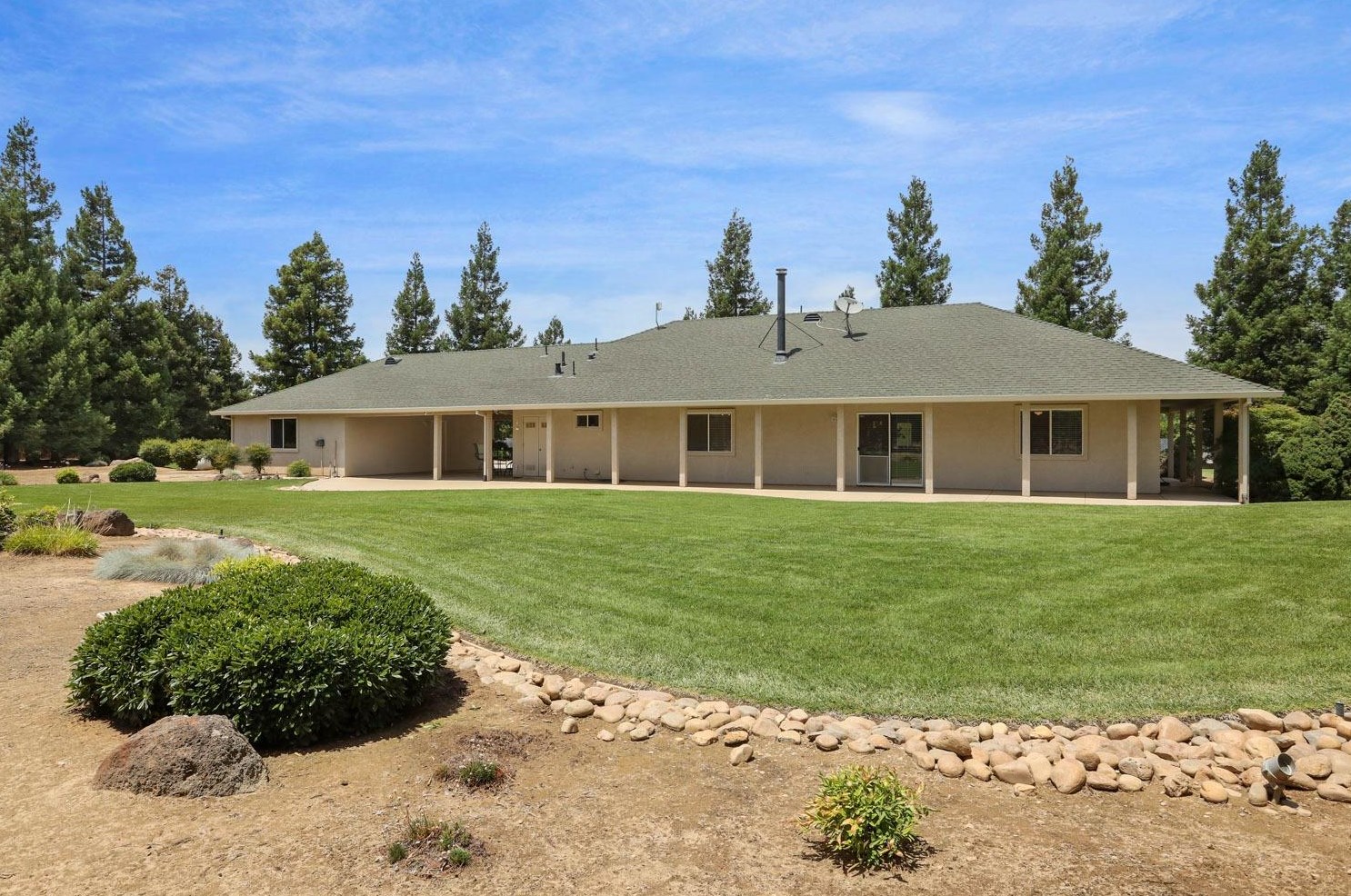 9706 E Jahant Rd, Acampo, CA 95220