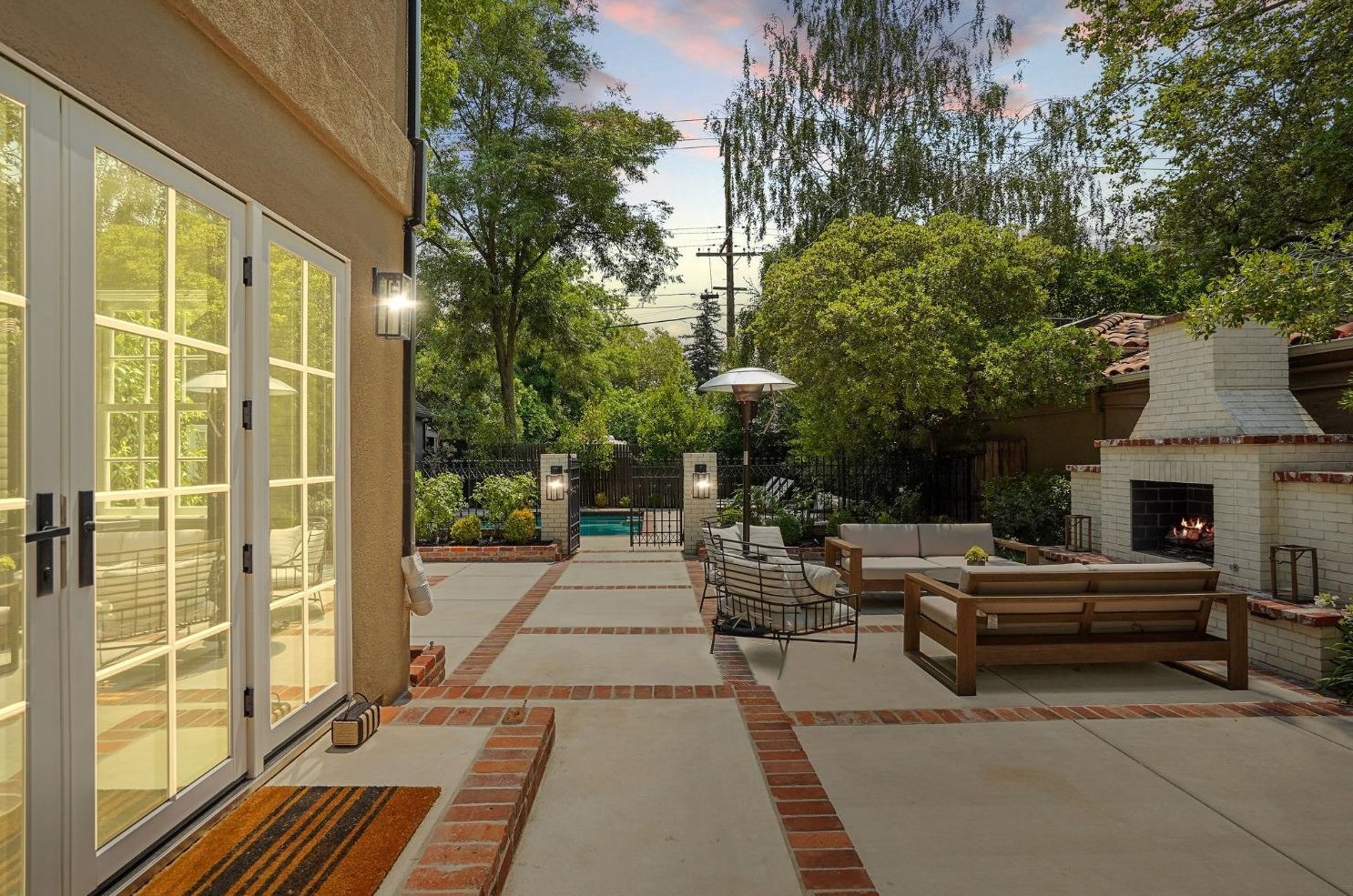 1107 47th St, Sacramento CA  95819-3703 exterior