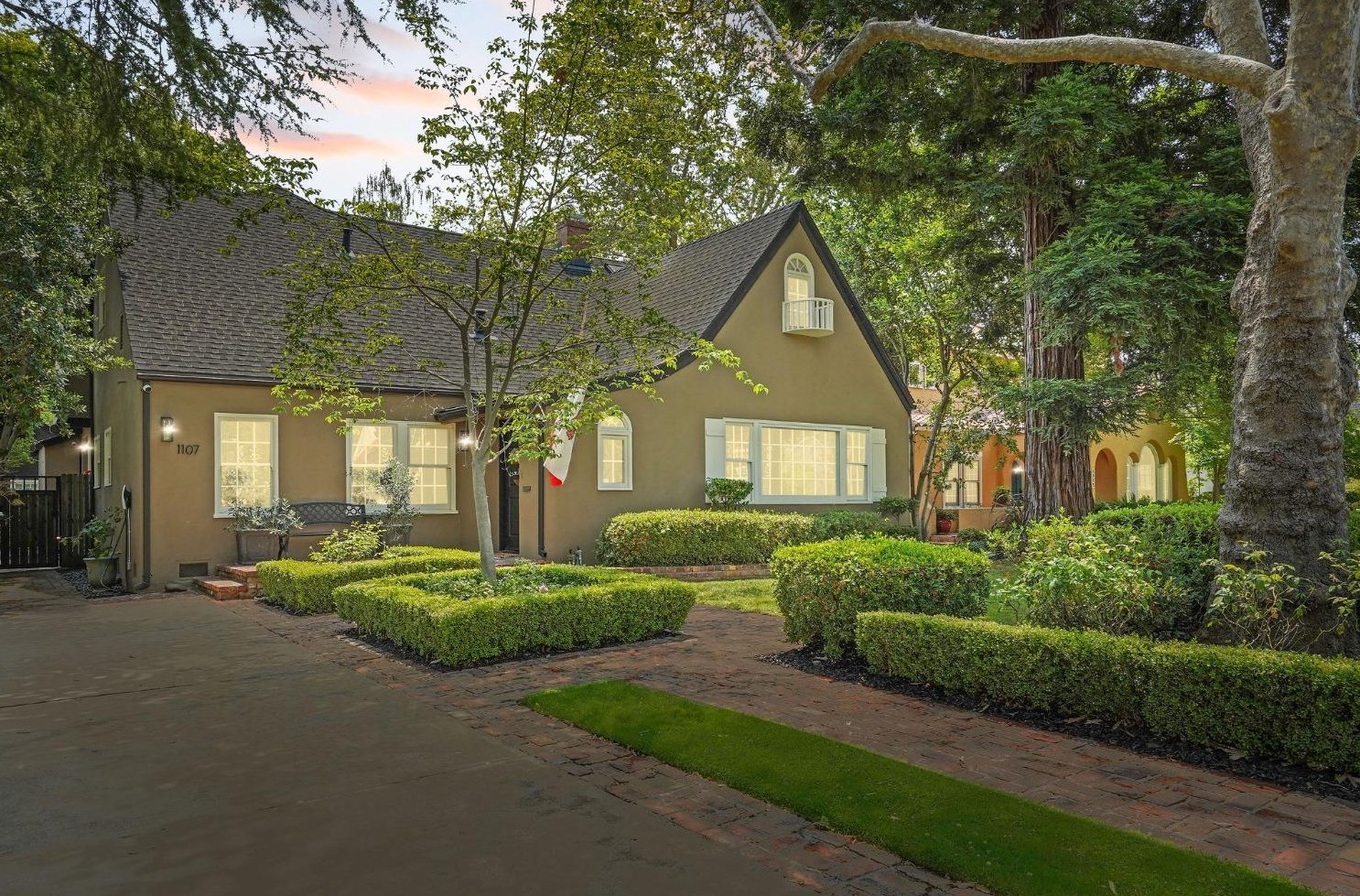 1107 47th St, Sacramento CA  95819-3703 exterior