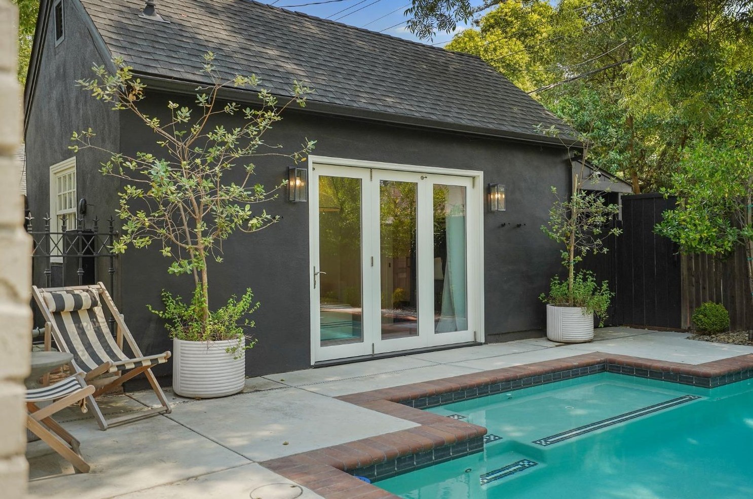 1107 47th St, Sacramento CA  95819-3703 exterior