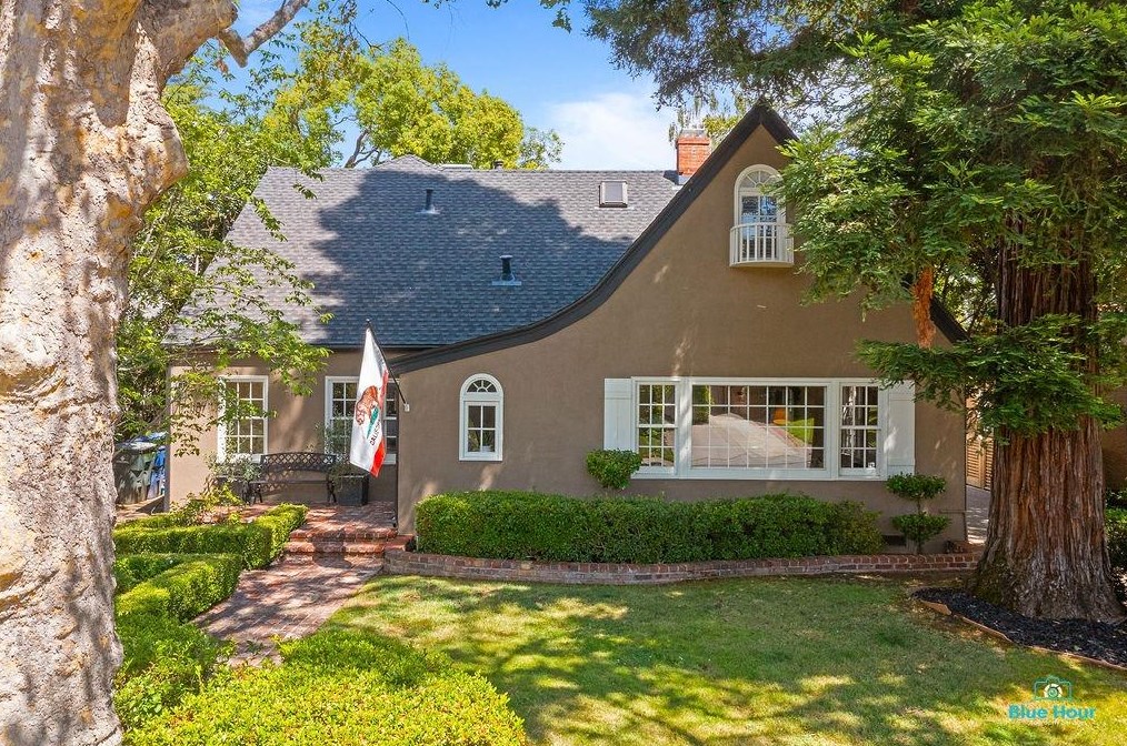 1107 47th St, Sacramento CA  95819-3703 exterior