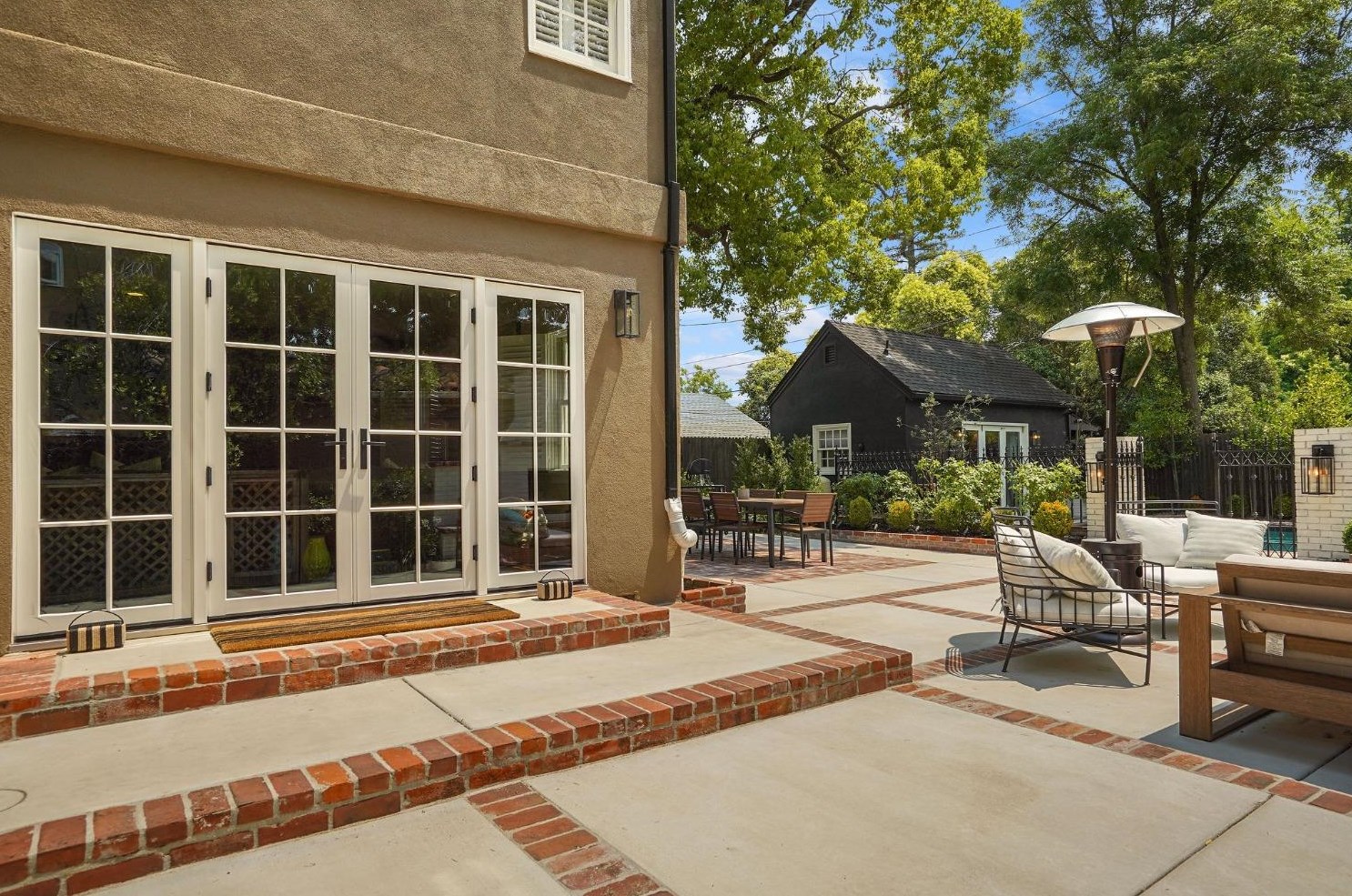 1107 47th St, Sacramento CA  95819-3703 exterior
