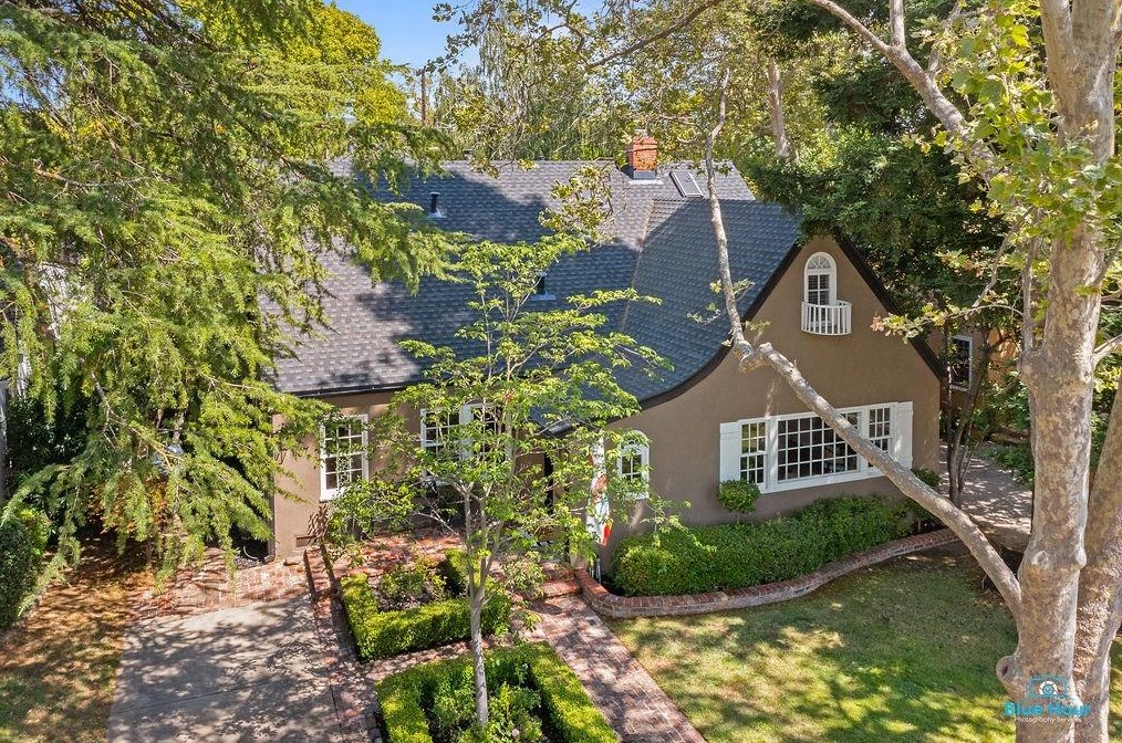 1107 47th St, Sacramento CA  95819-3703 exterior