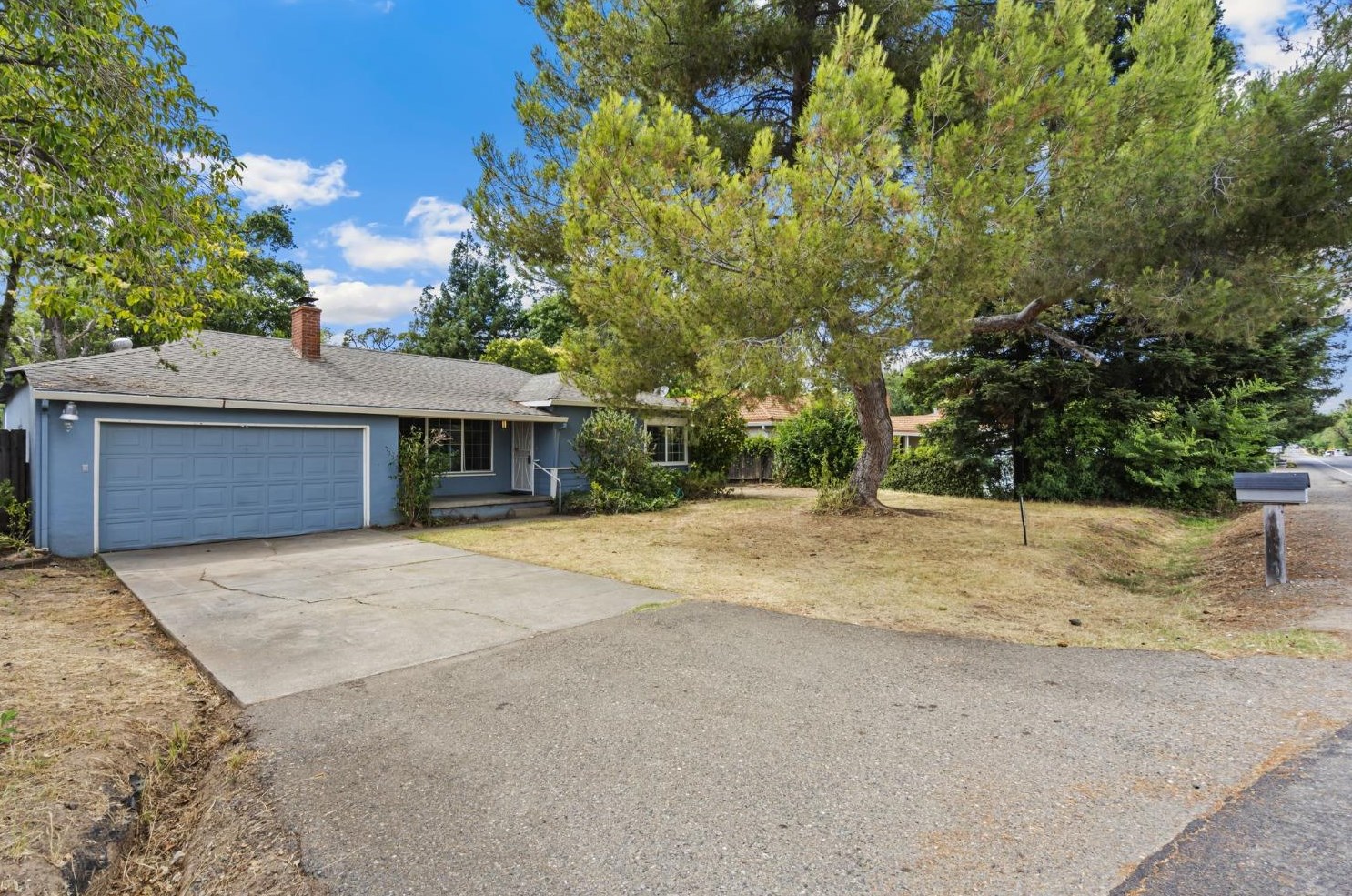 2509 Mission Ave, Carmichael, CA 95608-4613