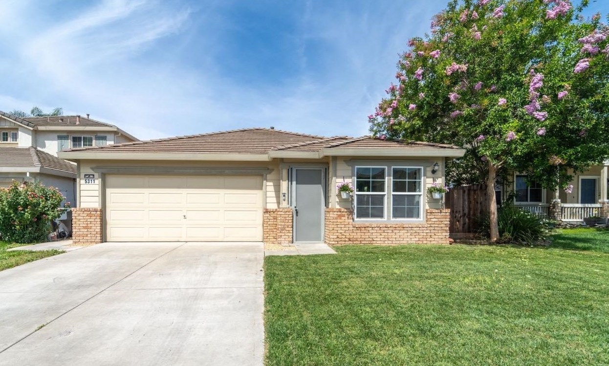 5311 Hadley Ct, Riverbank, CA 95367
