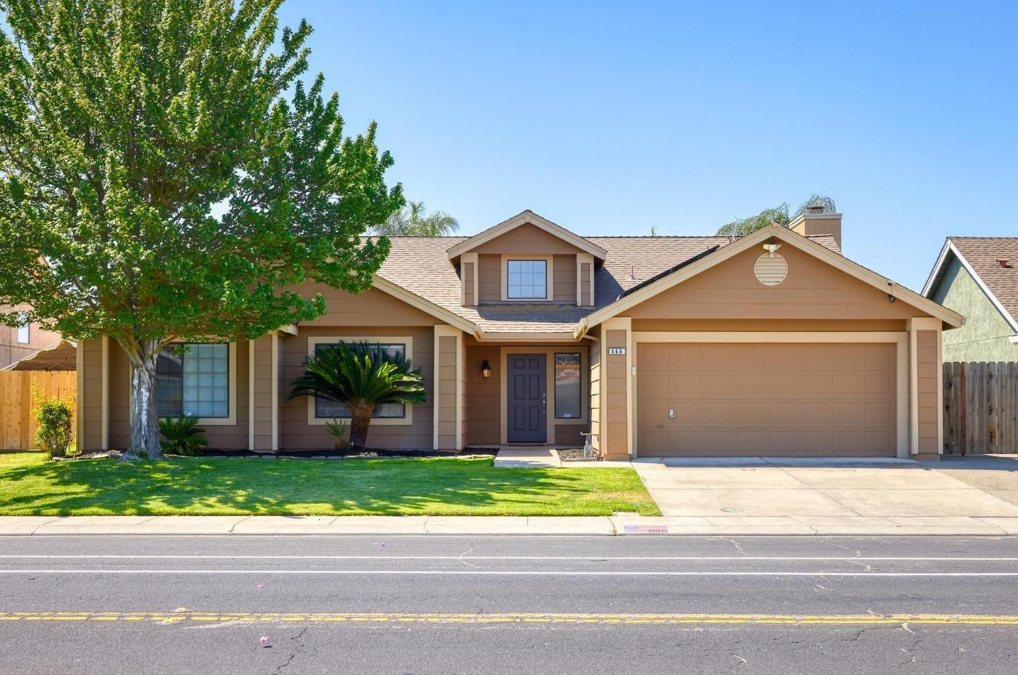 866 Mission Ridge Dr, Manteca, CA 95337-8010