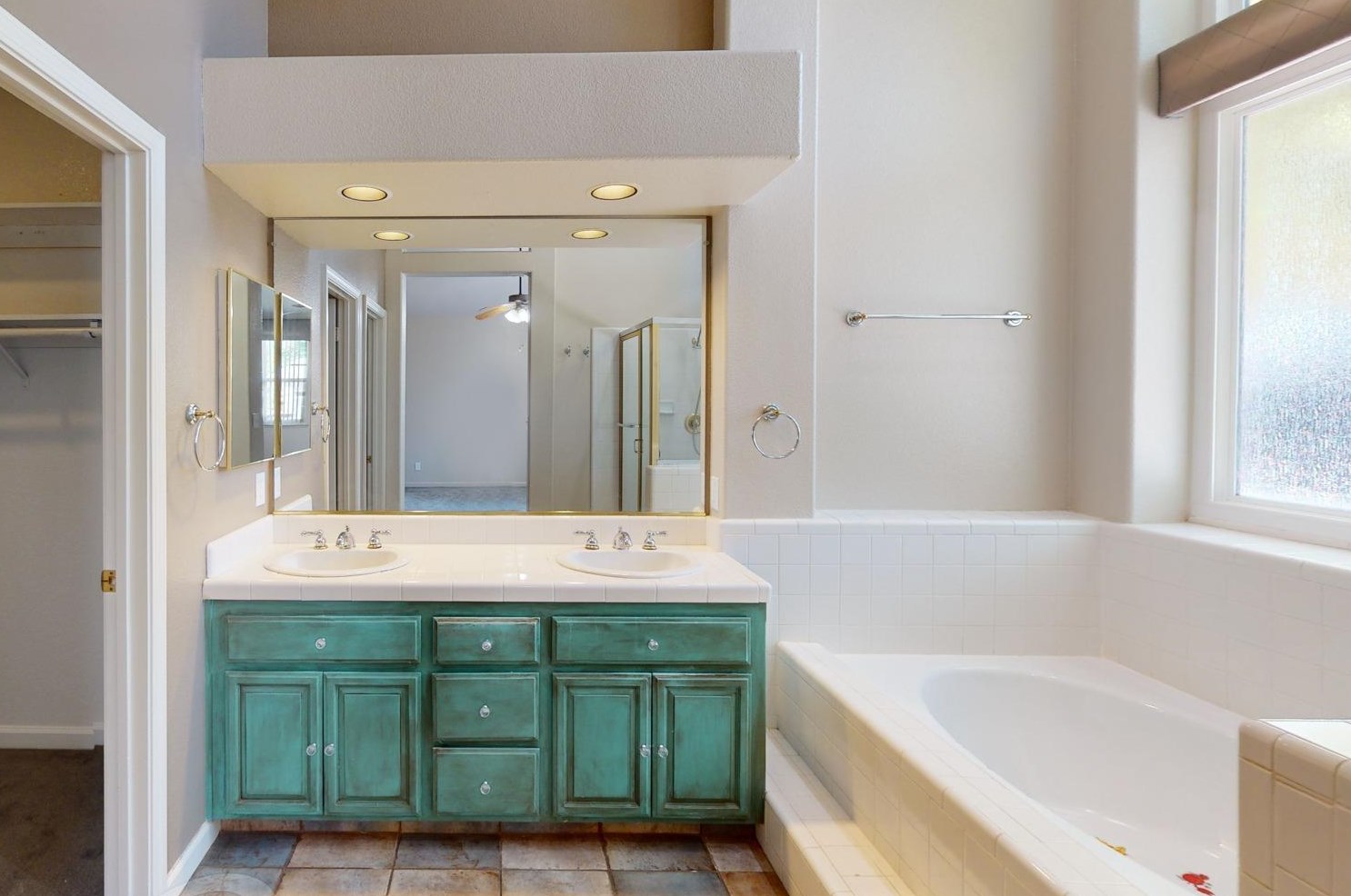 595 Millfront Ave, Yuba City CA 95991-8301 exterior