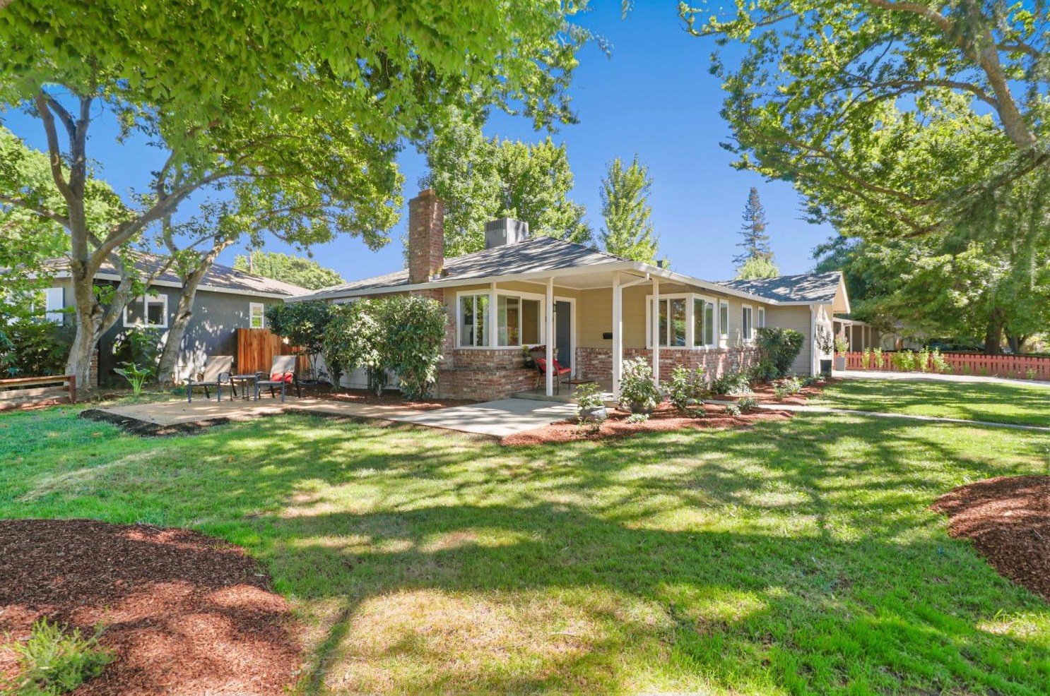 5233 Minerva Ave, Sacramento, CA 95819-1613
