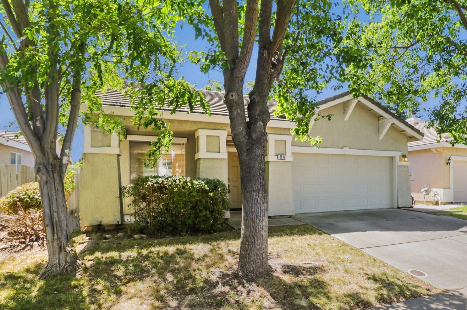 3016 W Sondiesa Ct, Elk Grove, CA 95758